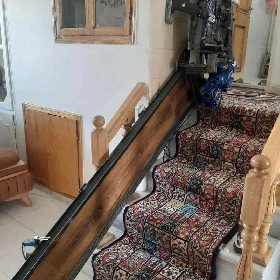 طراحی و ساخت صندلی پله پیما در اصفهان